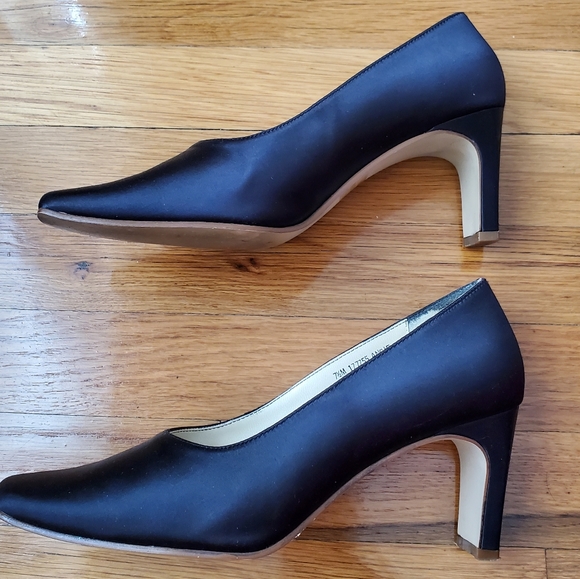 Michelangelo Black Heels - Picture 3 of 8